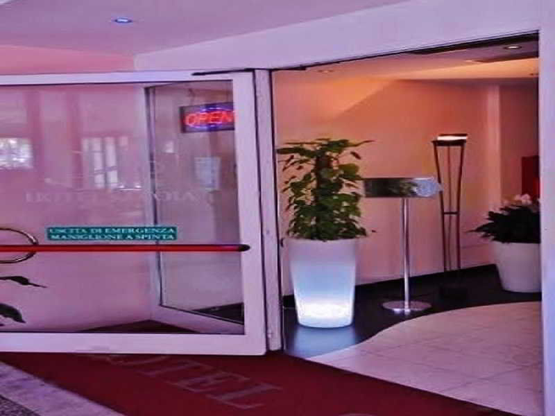 Hotel Savoia Lignano Sabbiadoro Eksteriør bilde